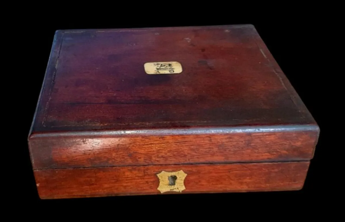 Antique Stately Home Wooden Crested Box - Image 1