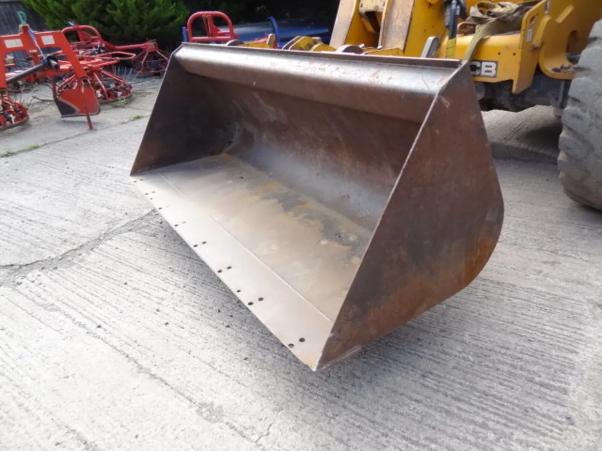 JCB Telehandler / Teleporter Loader Bucket - Image 1