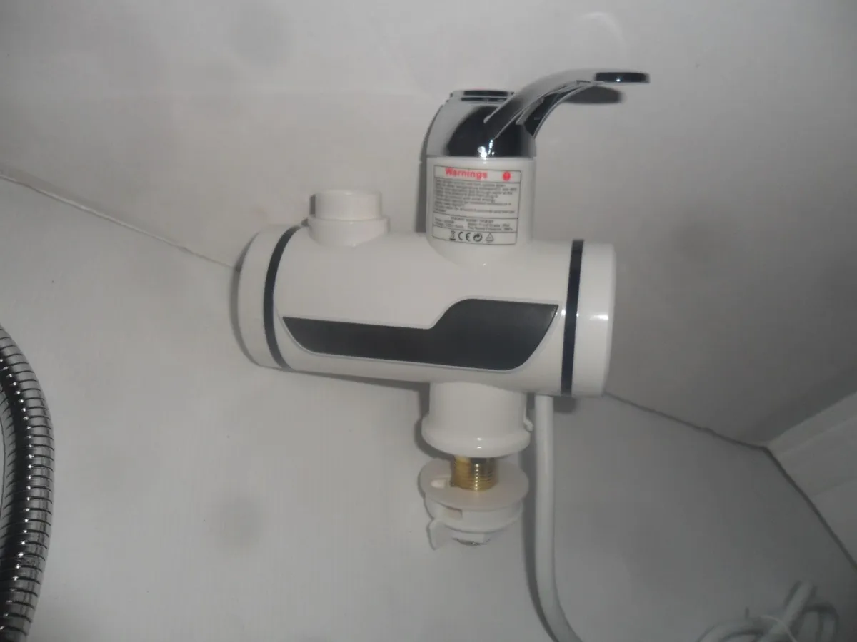instant water heater - Image 1