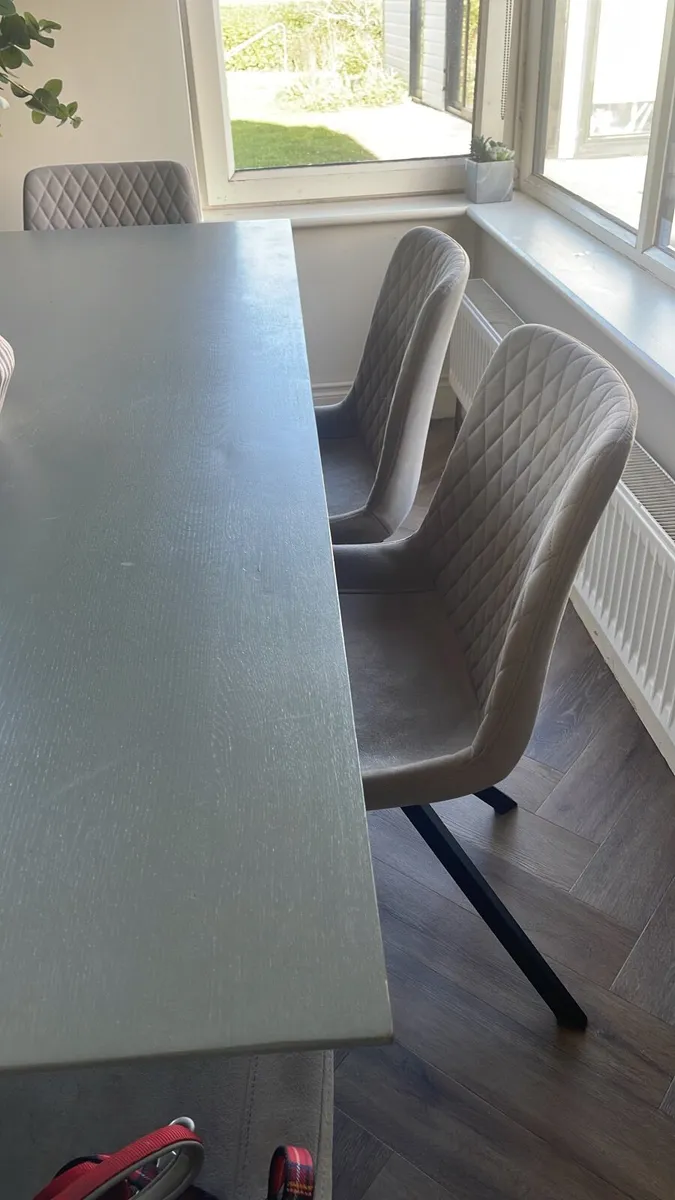 Table and 6 chairs - Image 3