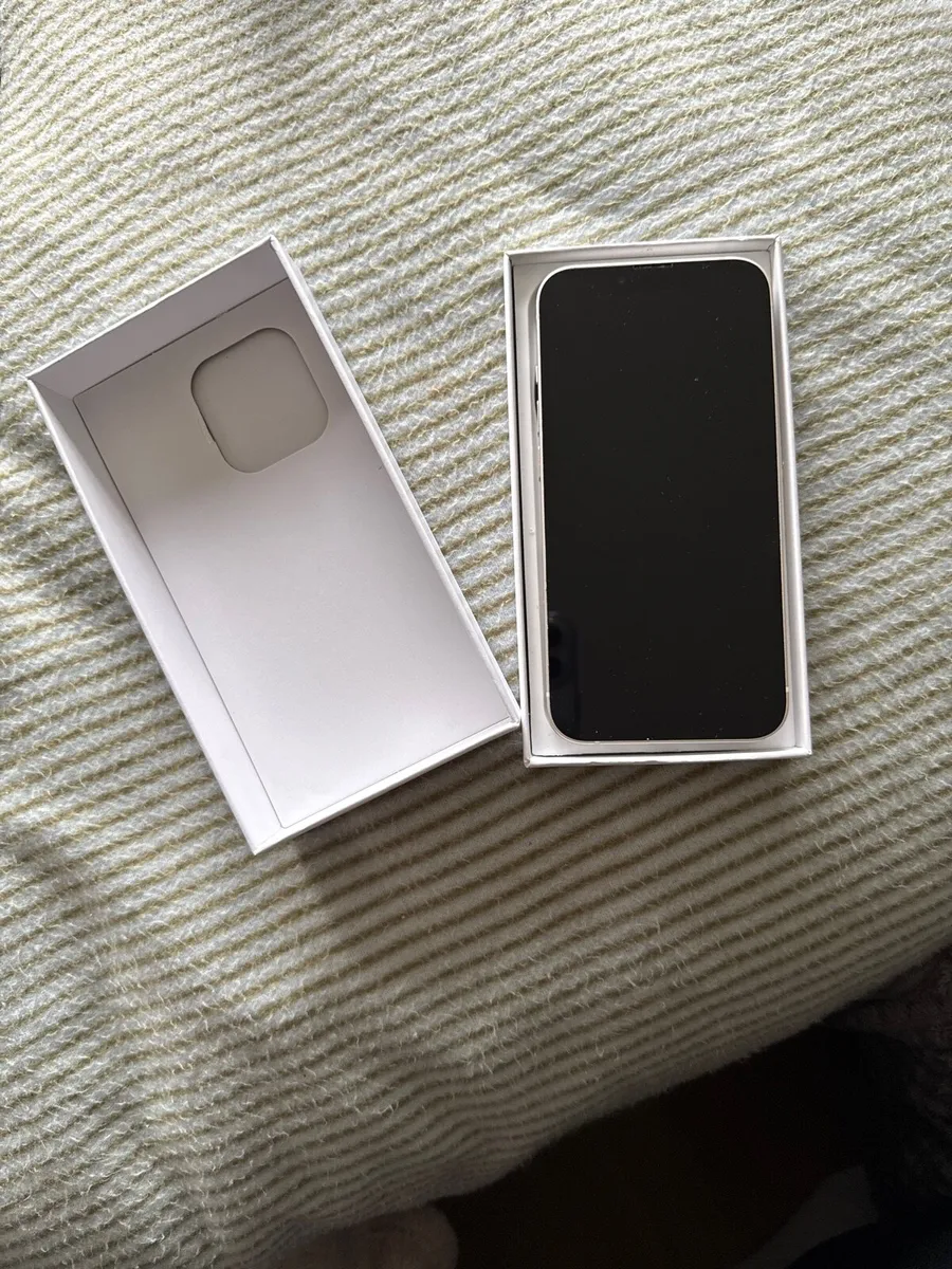 iPhone 13 - Image 3