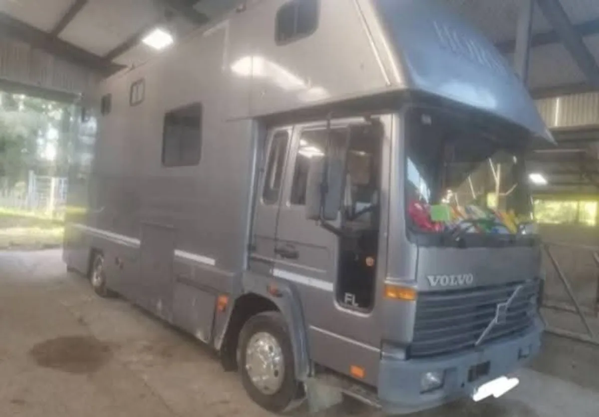 Volvo Horse lorry - Image 1