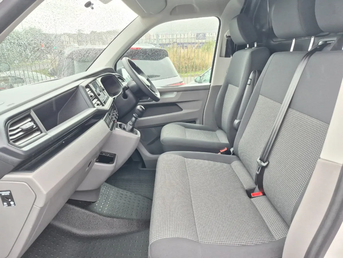 Volkswagen Transporter 30 PVS TDI 150HP M T6 MANUA - Image 4