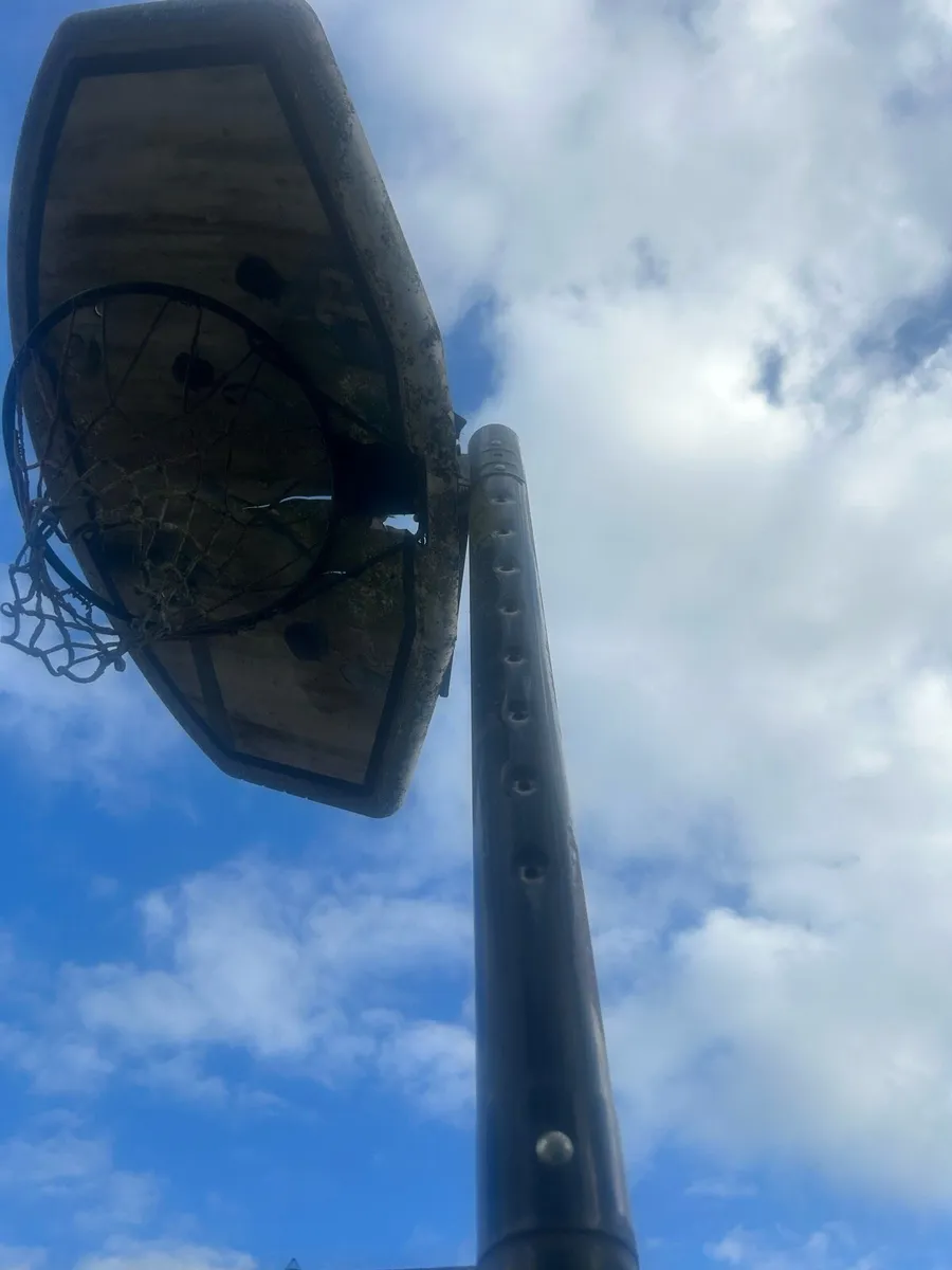 Basketball hoop - Image 2
