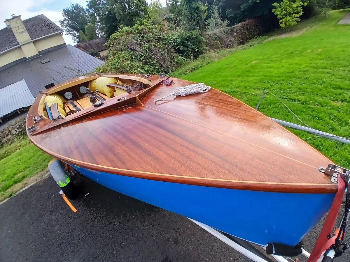 GP14 Sailing Dinghy, 4hp outboard + trailer - Image 1