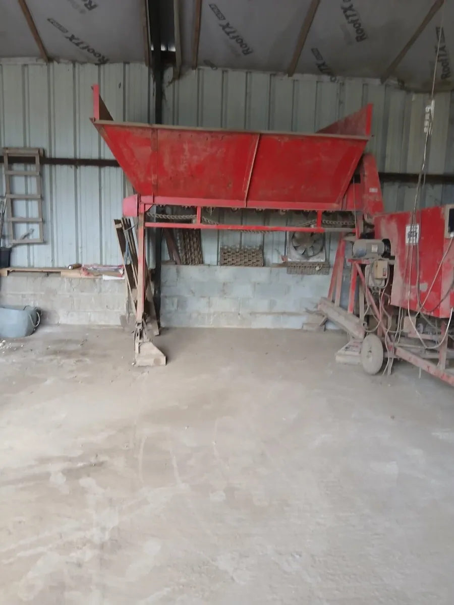 Potato Harvester, Hopper , Grader, Bagger. - Image 2
