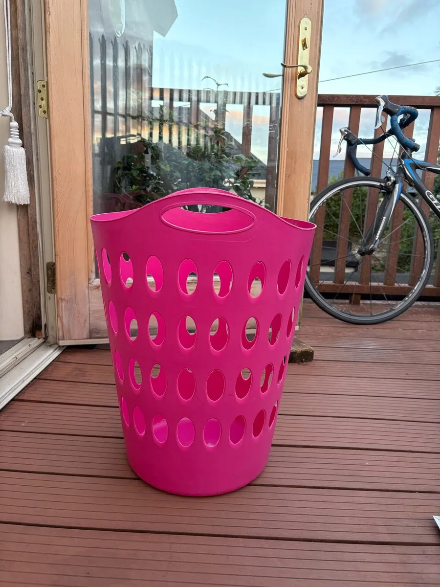 Laundry basket - Image 1