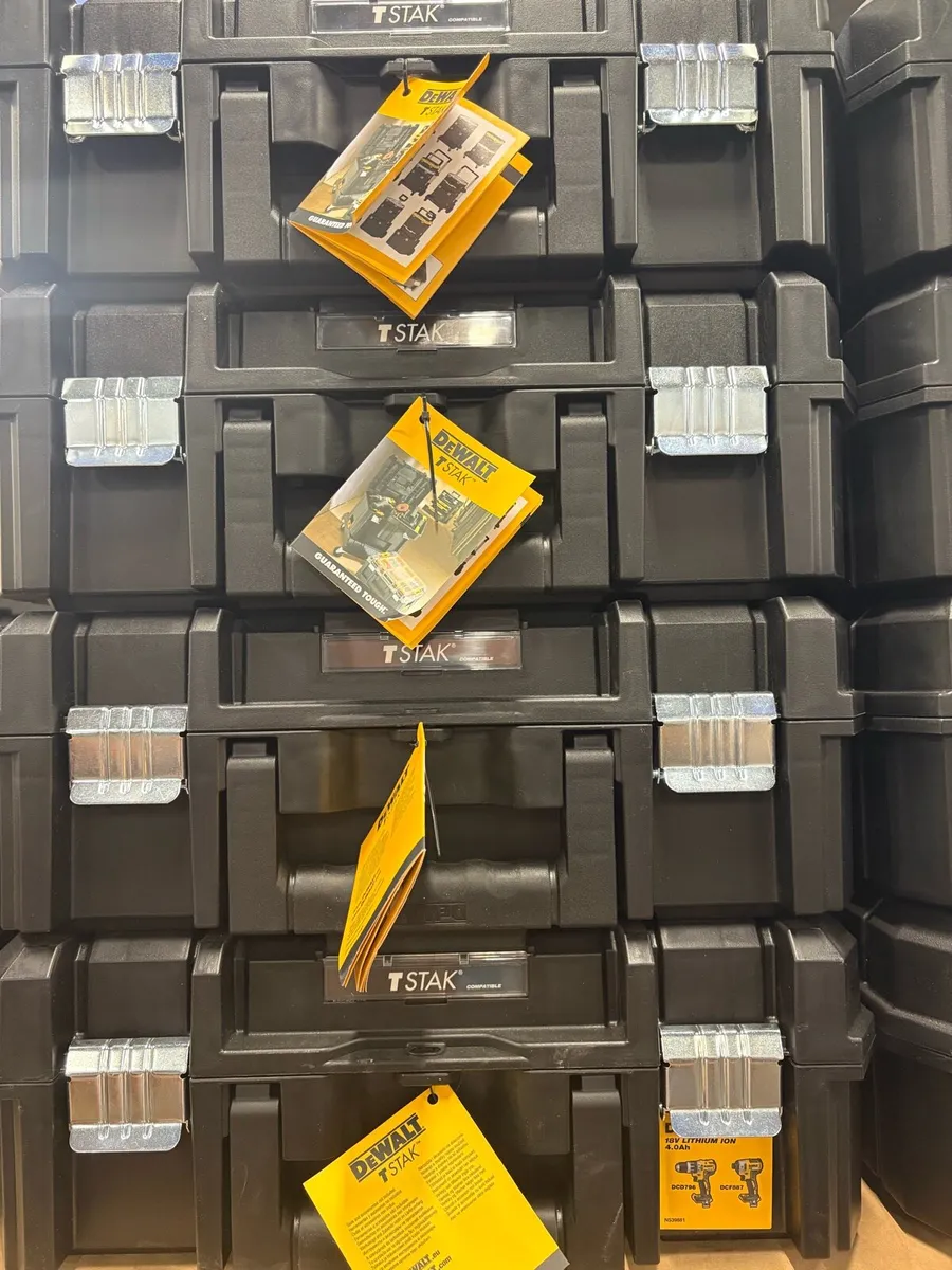 4 dewalt stackable boxes new - Image 1