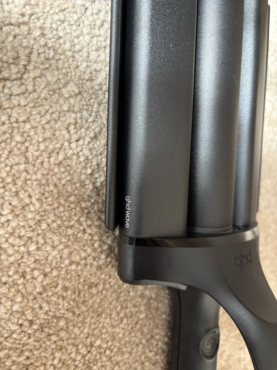 Ghd triple barrel waver - Image 2