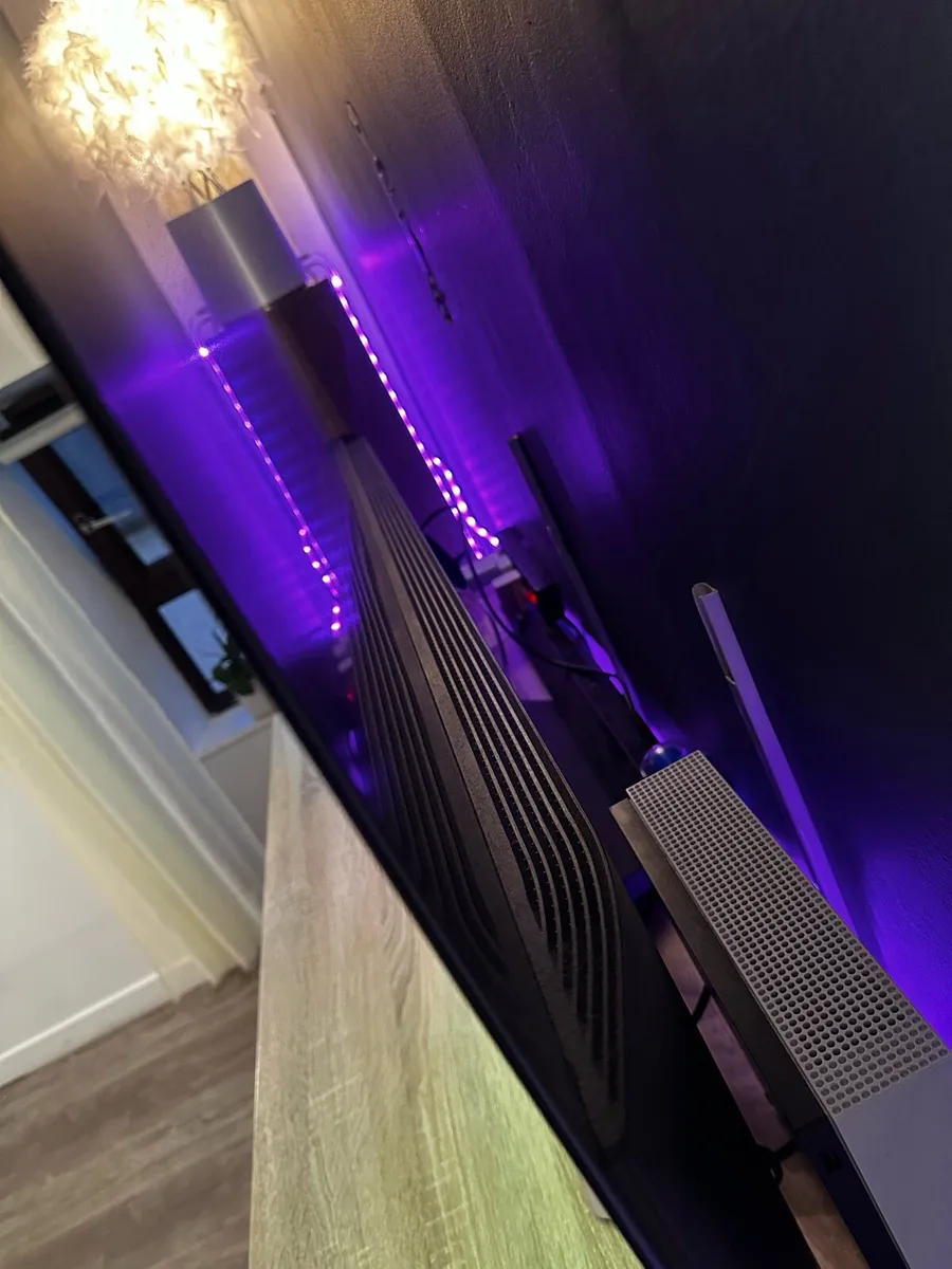 Lg Oled 65” - Image 2