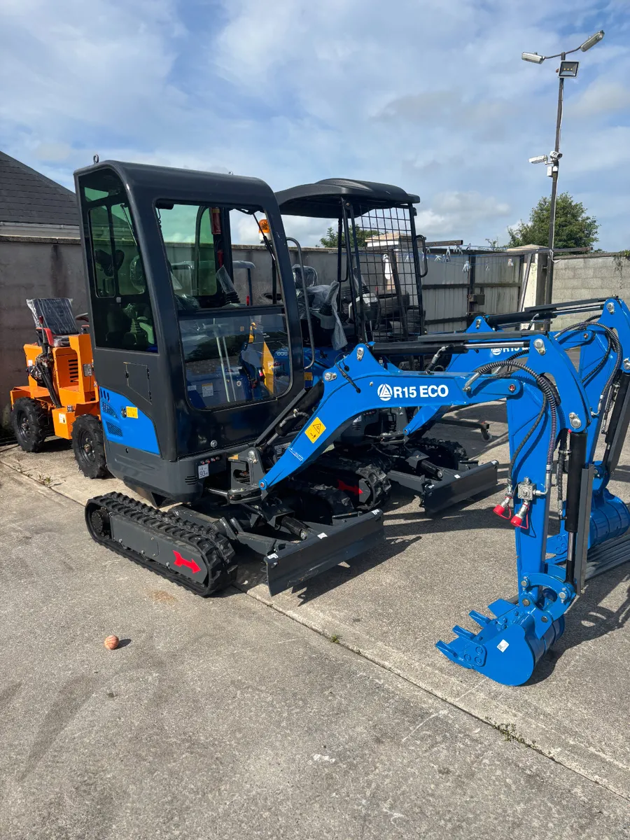 Rippa 1.2 ton fully cabbed Mini Digger. R10 Eco... - Image 2