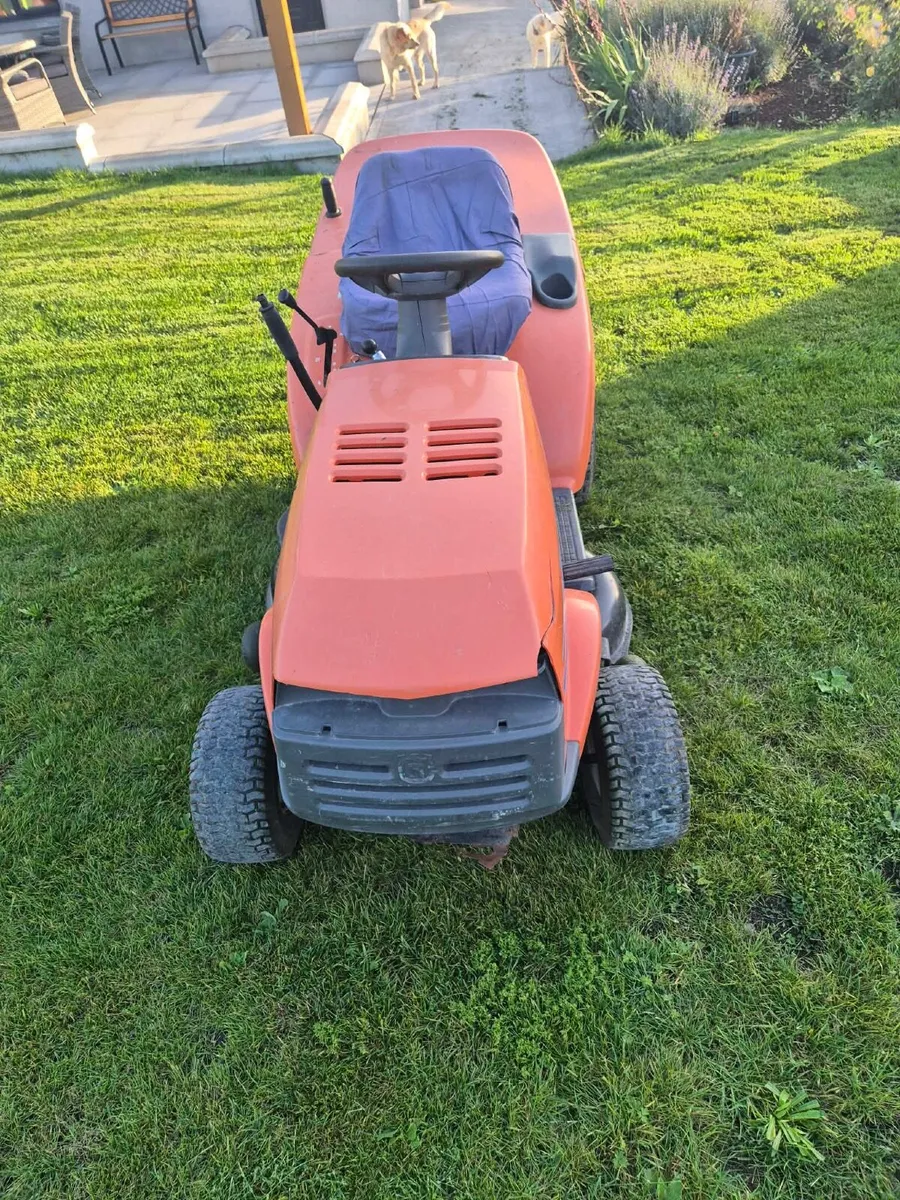 Husqvarna CT 130 Ride On Lawnmower - Image 3