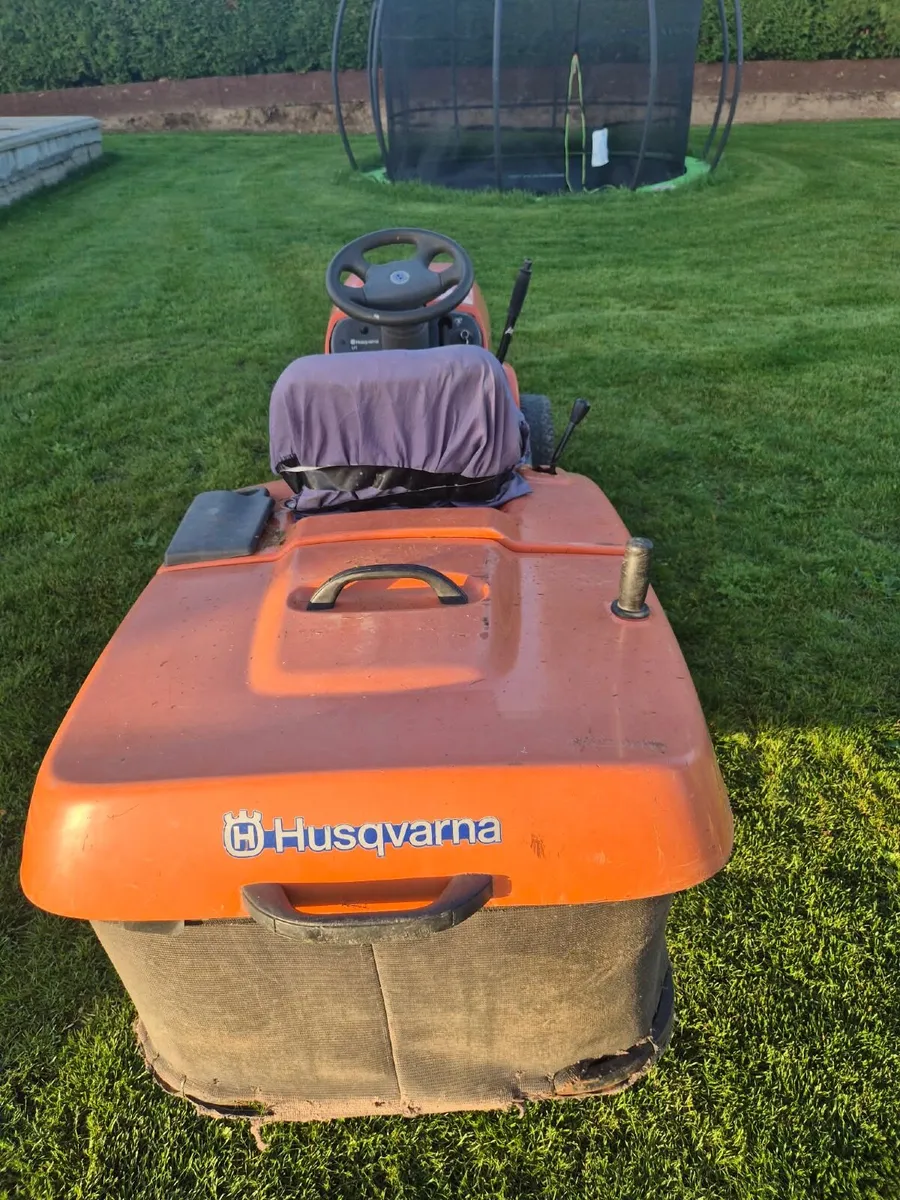 Husqvarna CT 130 Ride On Lawnmower - Image 4