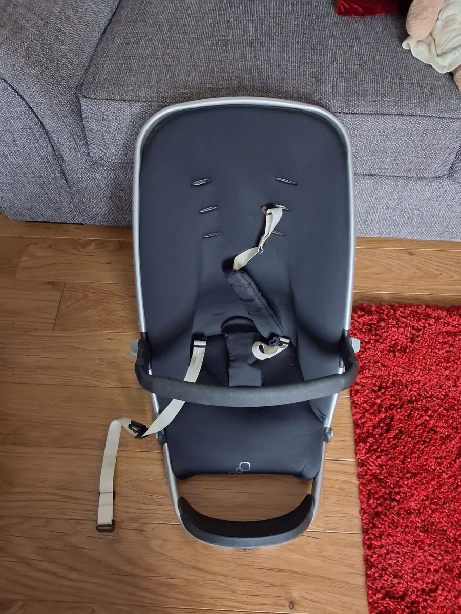 Quinny Buggy, basinette and stroller attachment - Image 4
