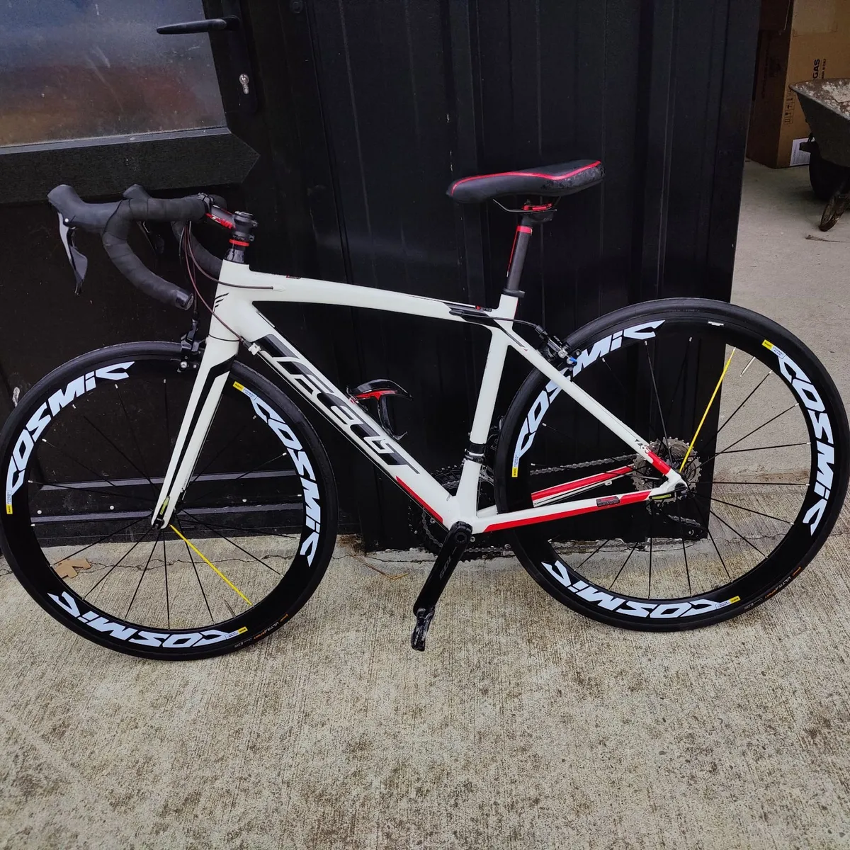 FELT ROAD BIKE - Image 1