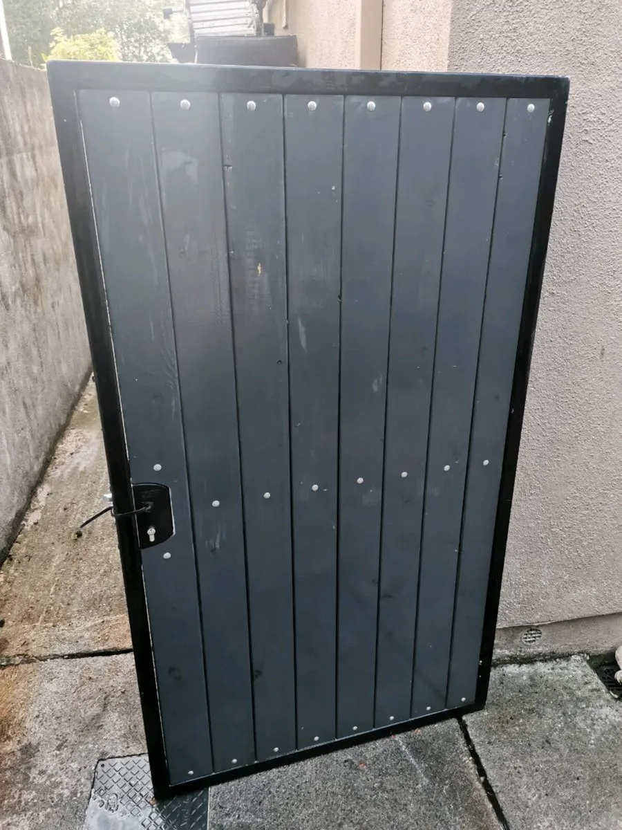 Gate - Image 2