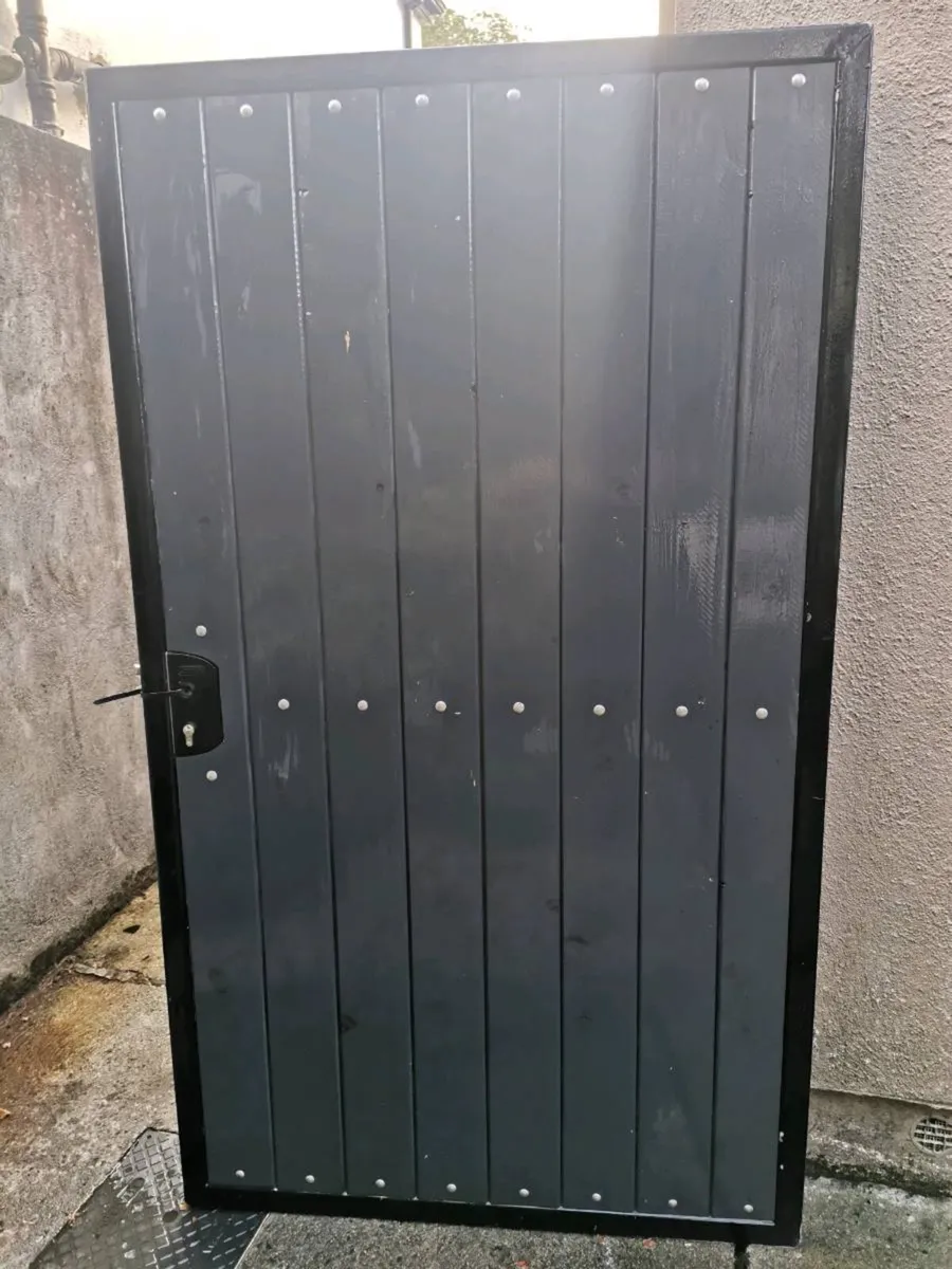 Gate - Image 1