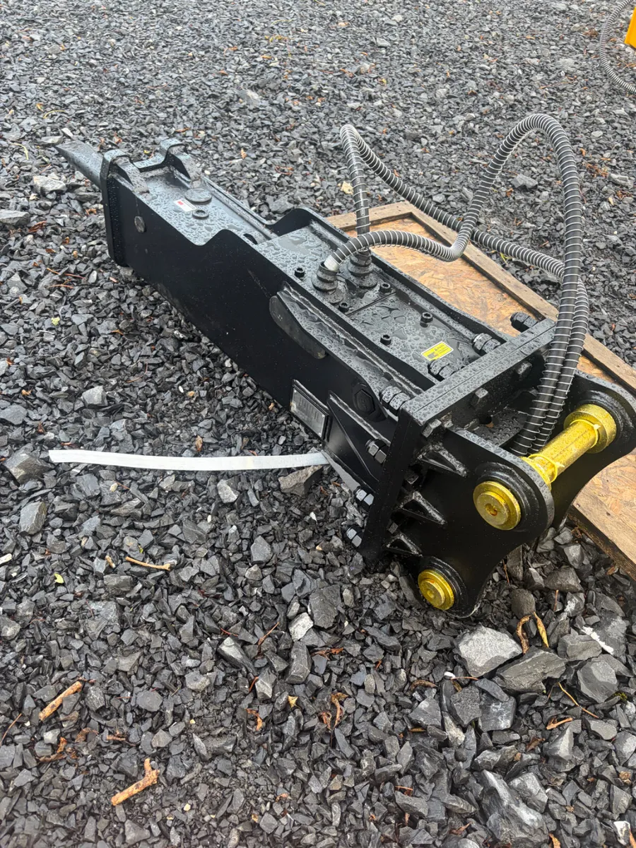 Unused Dowco Rock breaker suit 5-8t digger - Image 3