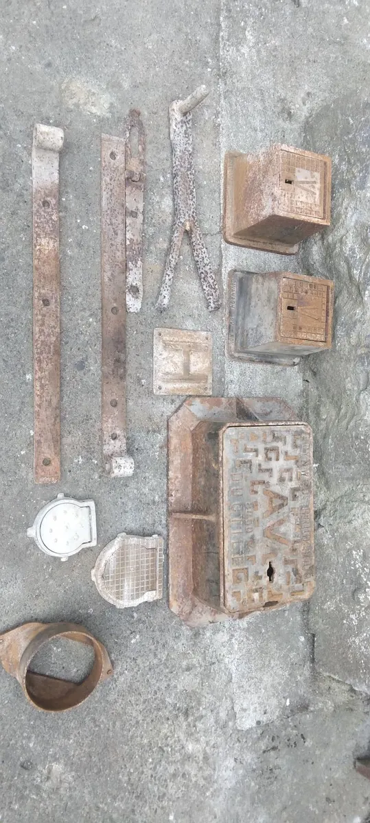 Manhole Covers / Gate Brackets - Image 3