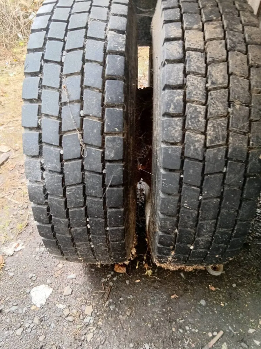 Lorry wheels and tyers - Image 4