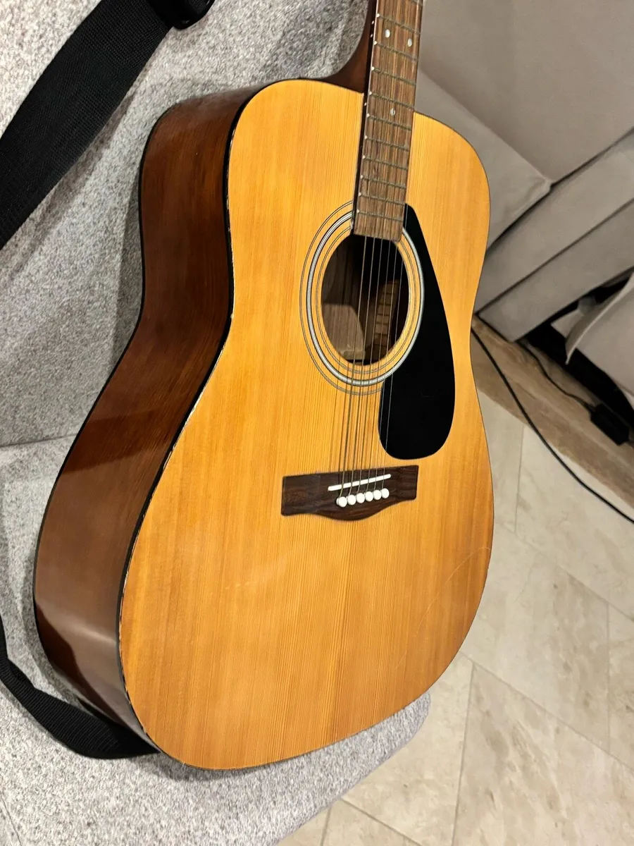 Yamaha Guitar - Image 2