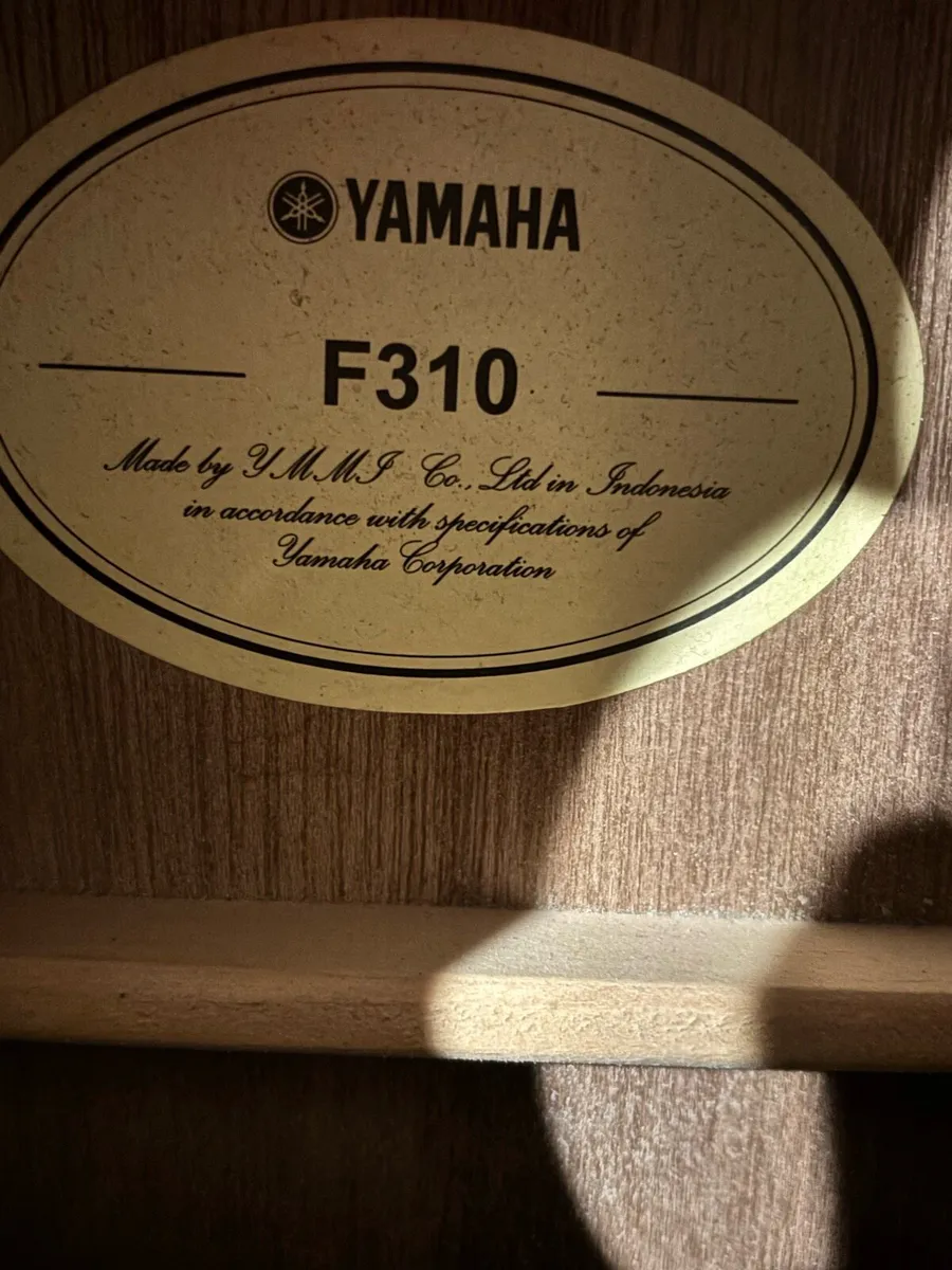 Yamaha Guitar - Image 4