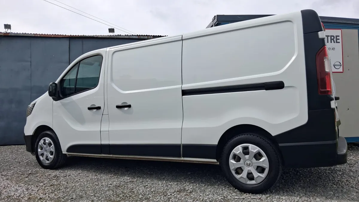 231 Renault Trafic dci 120 business lwb - Image 3