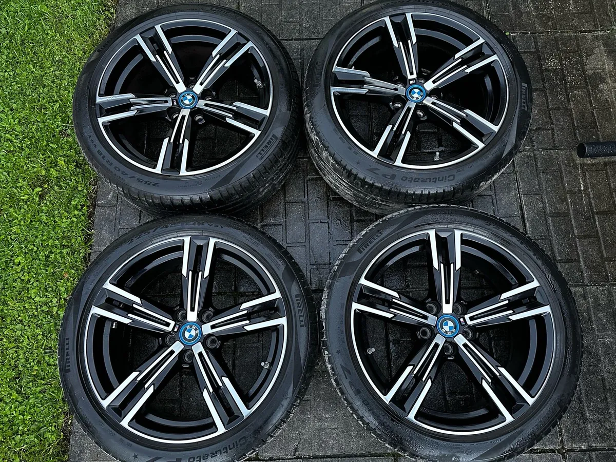 Bmw 18” Genuine M Sport Alloys - Image 1