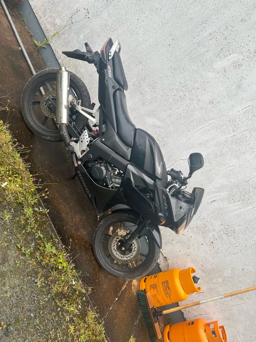 Honda CBR125R - Image 4