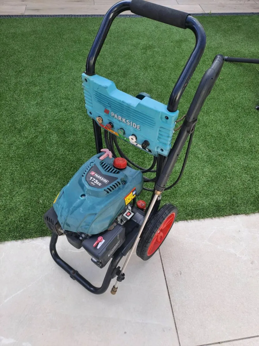 Petrol powerwasher - Image 1