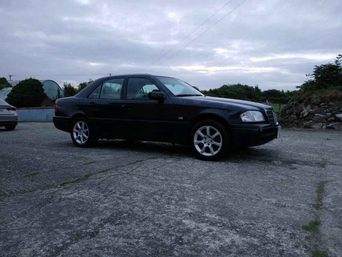 Mercedes C200 - Image 3