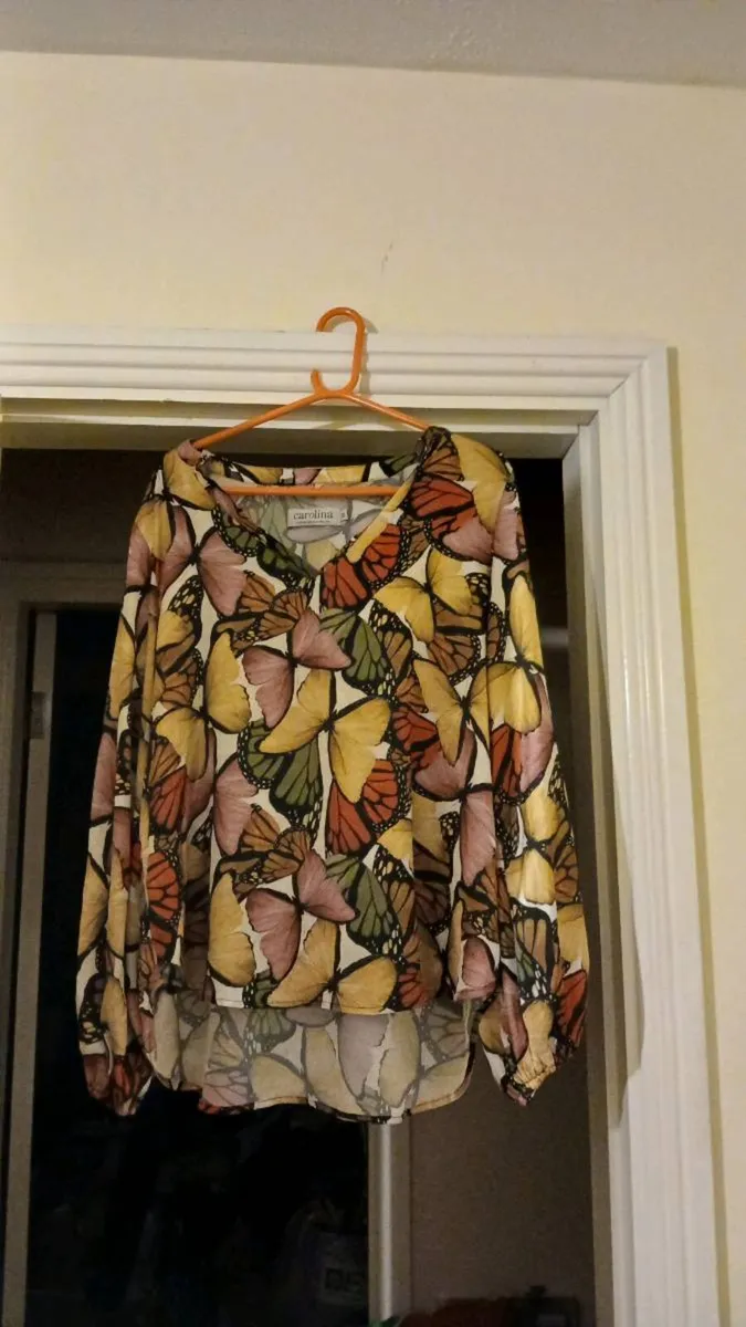 Ladies Top. - Image 1