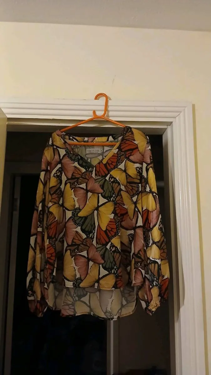 Ladies Top. - Image 2