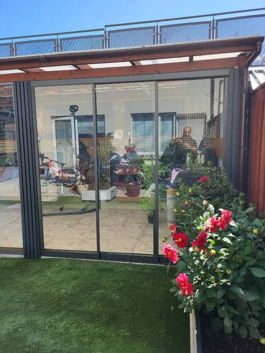 Sliding Doors - Image 2
