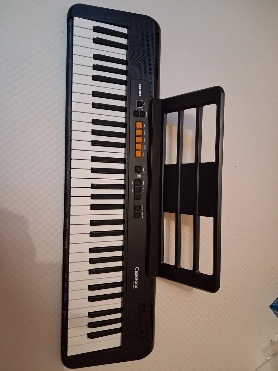 Electronic organ - Image 1