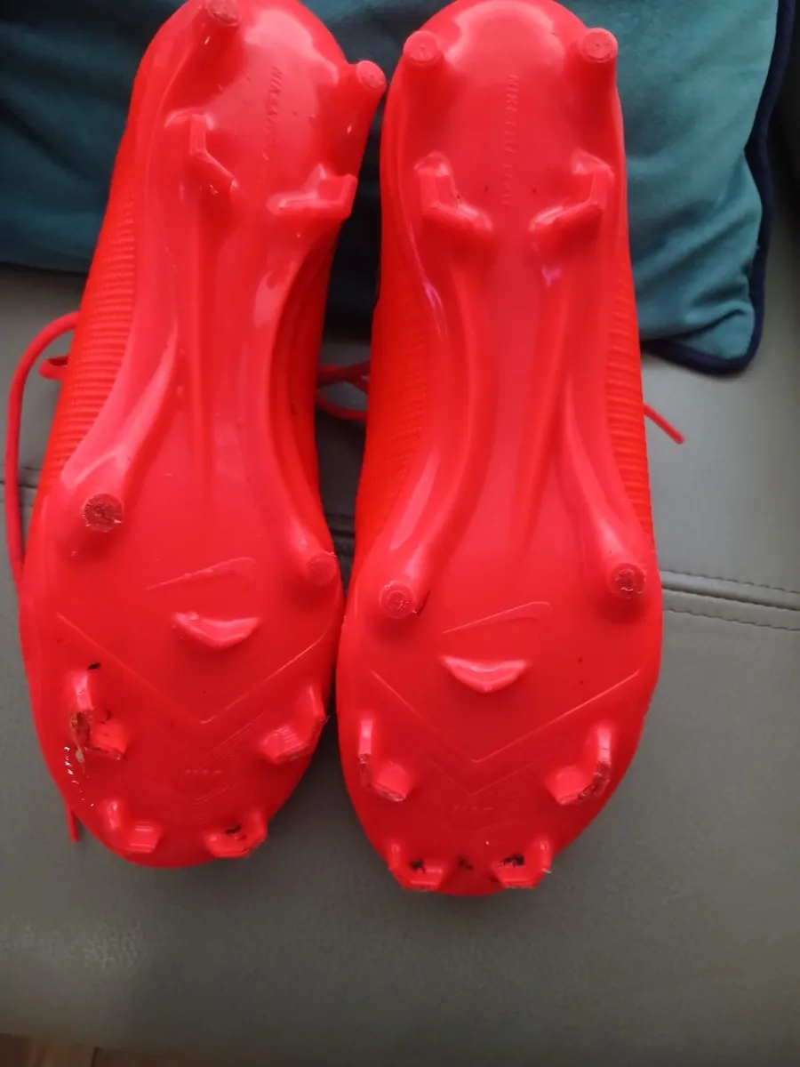 Football boots - Image 2