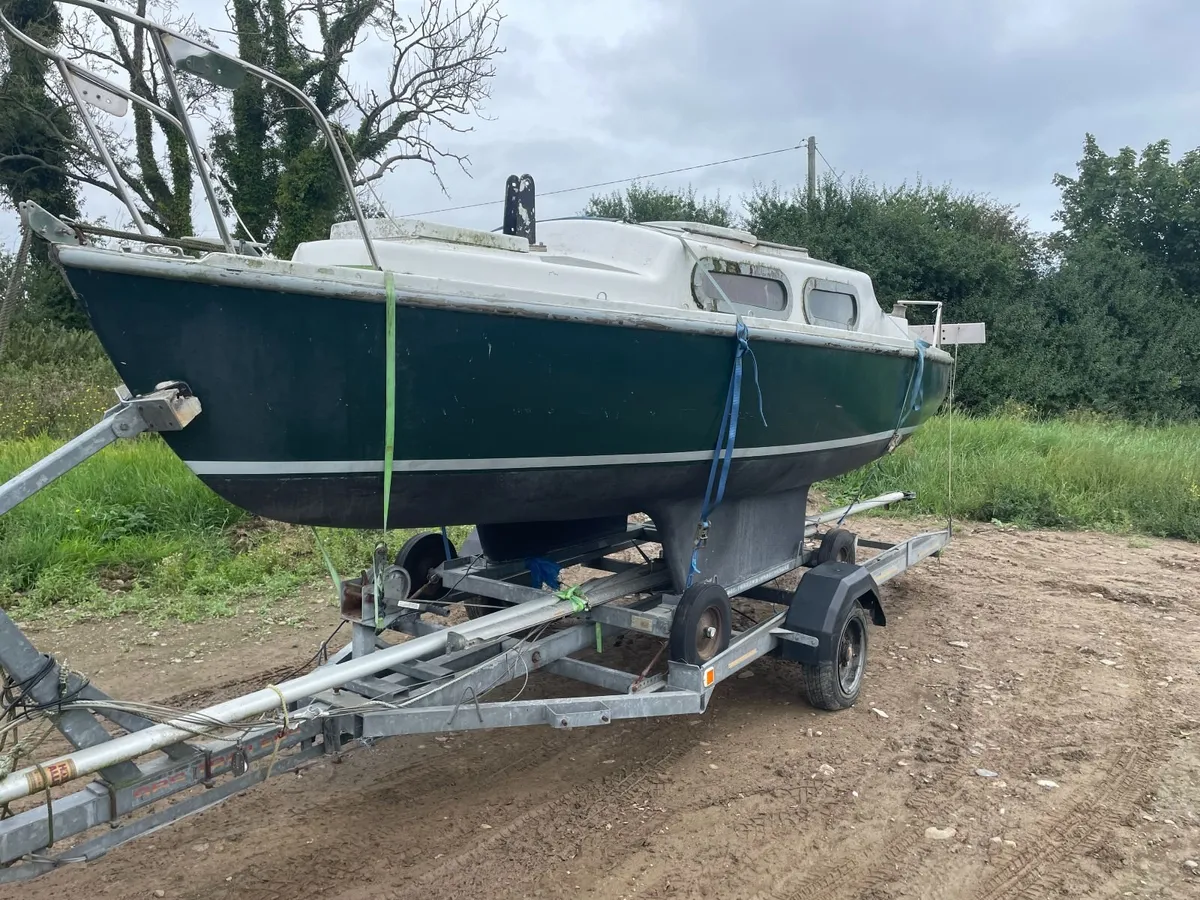 Vivacity 20 Twin Bilge Cruiser - Image 1
