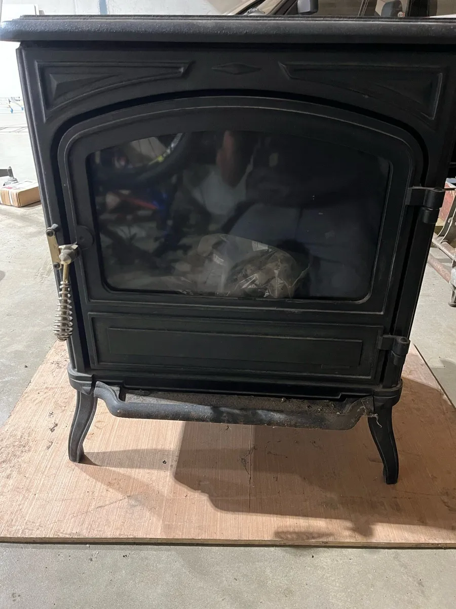 Franco Belge 10kw Oil Stove - Image 1