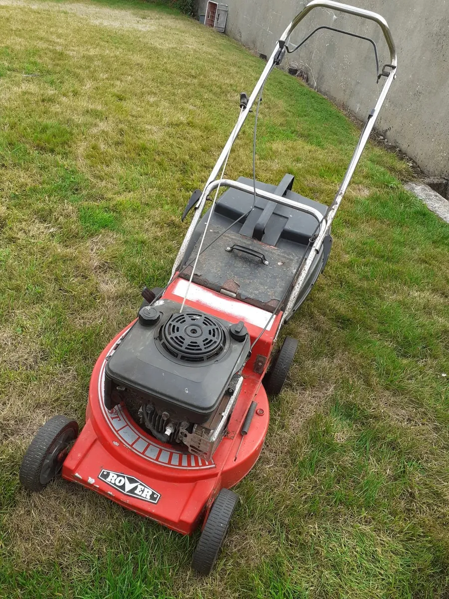 Petrol lawnmower - Image 1