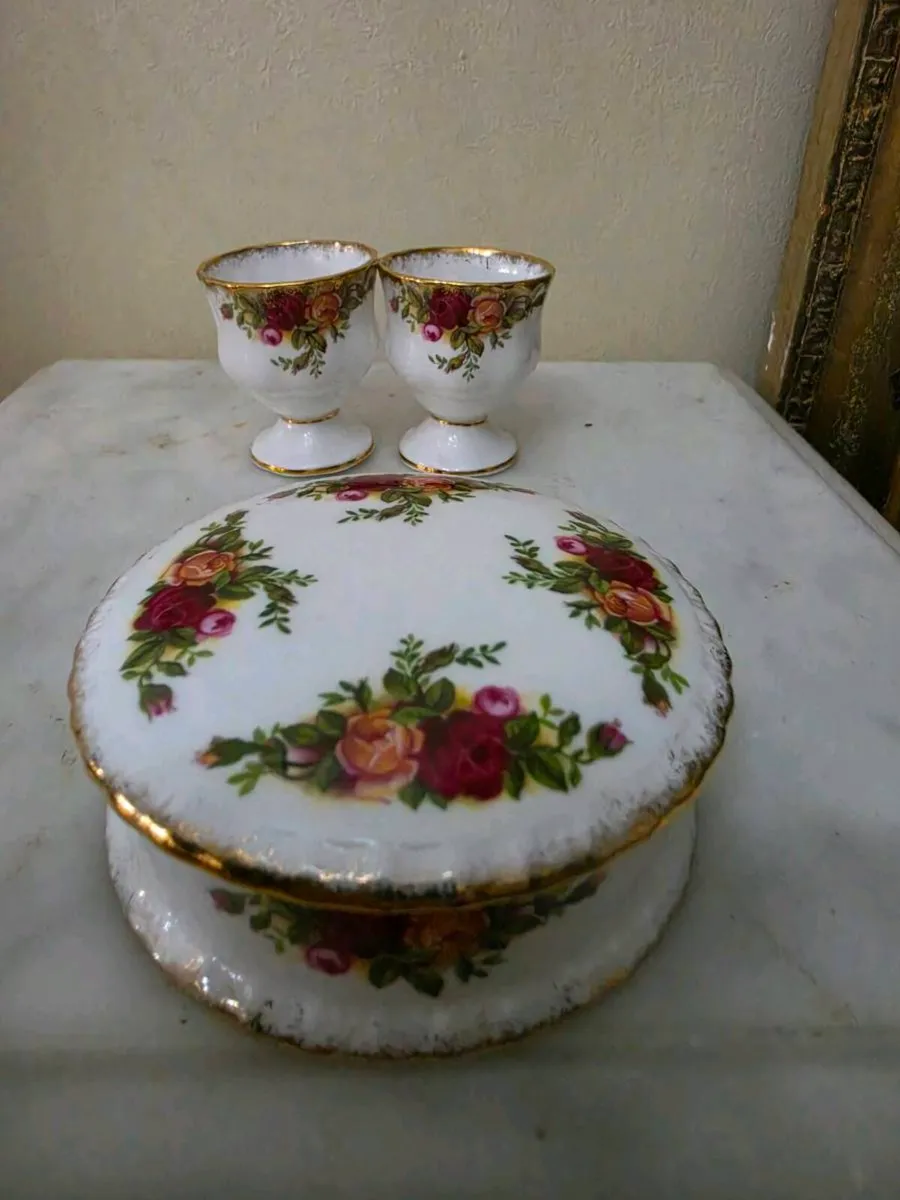Collection of Royal Albert Old Country Roses - Image 3