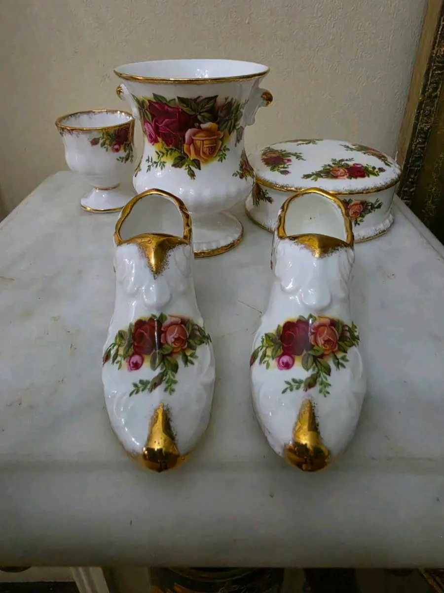Collection of Royal Albert Old Country Roses - Image 4