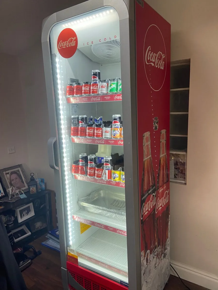 Commercial Coca-Cola fridge - Image 1