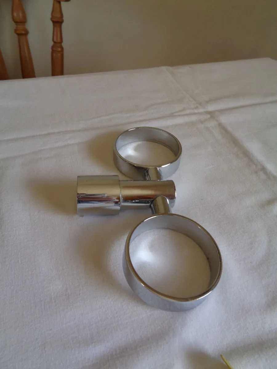 Chrome Plated Twin Glass Holder for Sale - Image 2