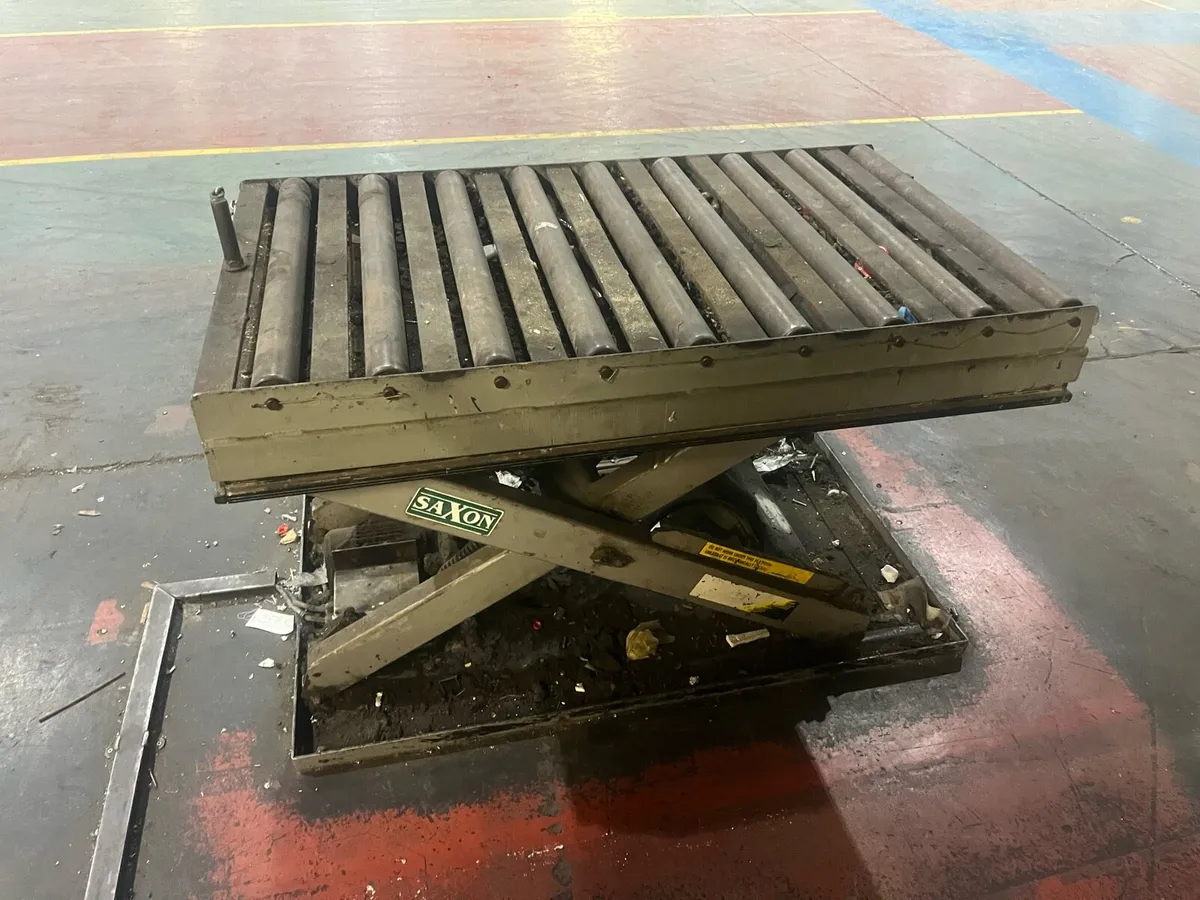 Electric platform lift - Image 3
