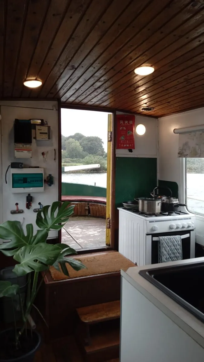 Barge - Image 3