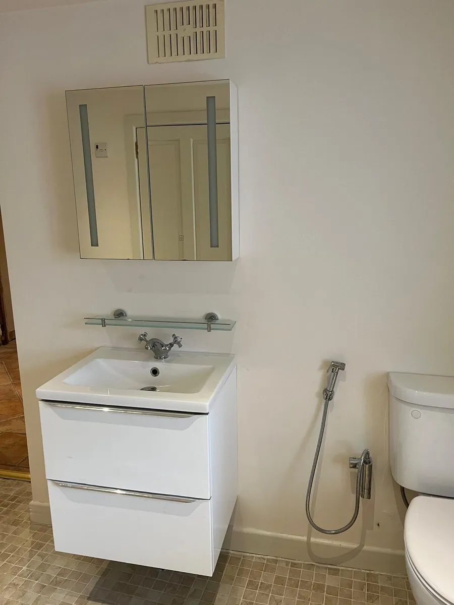 Complete Bathroom Suite - Image 1