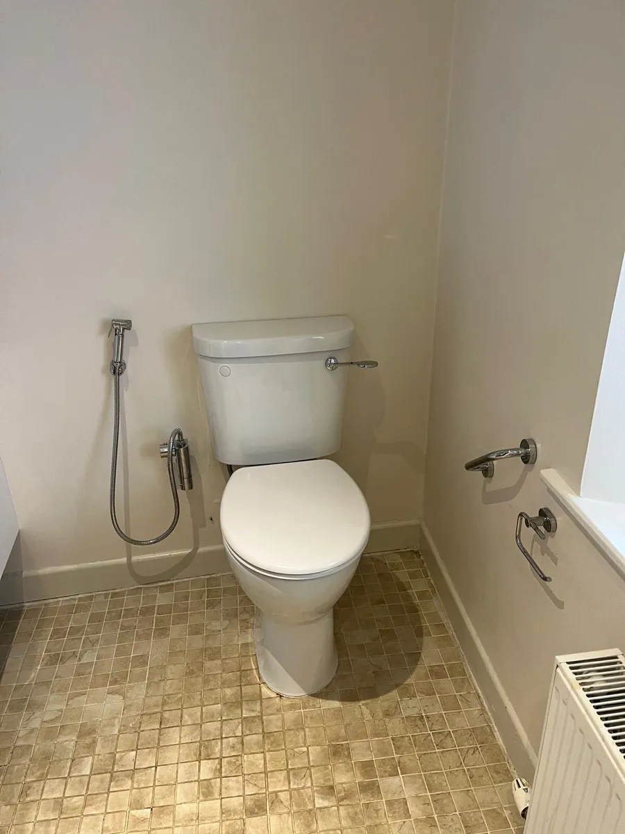 Complete Bathroom Suite - Image 2
