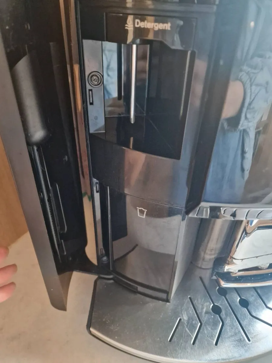 Krups EA9000 Bean to Cup Coffee Machine - Image 2