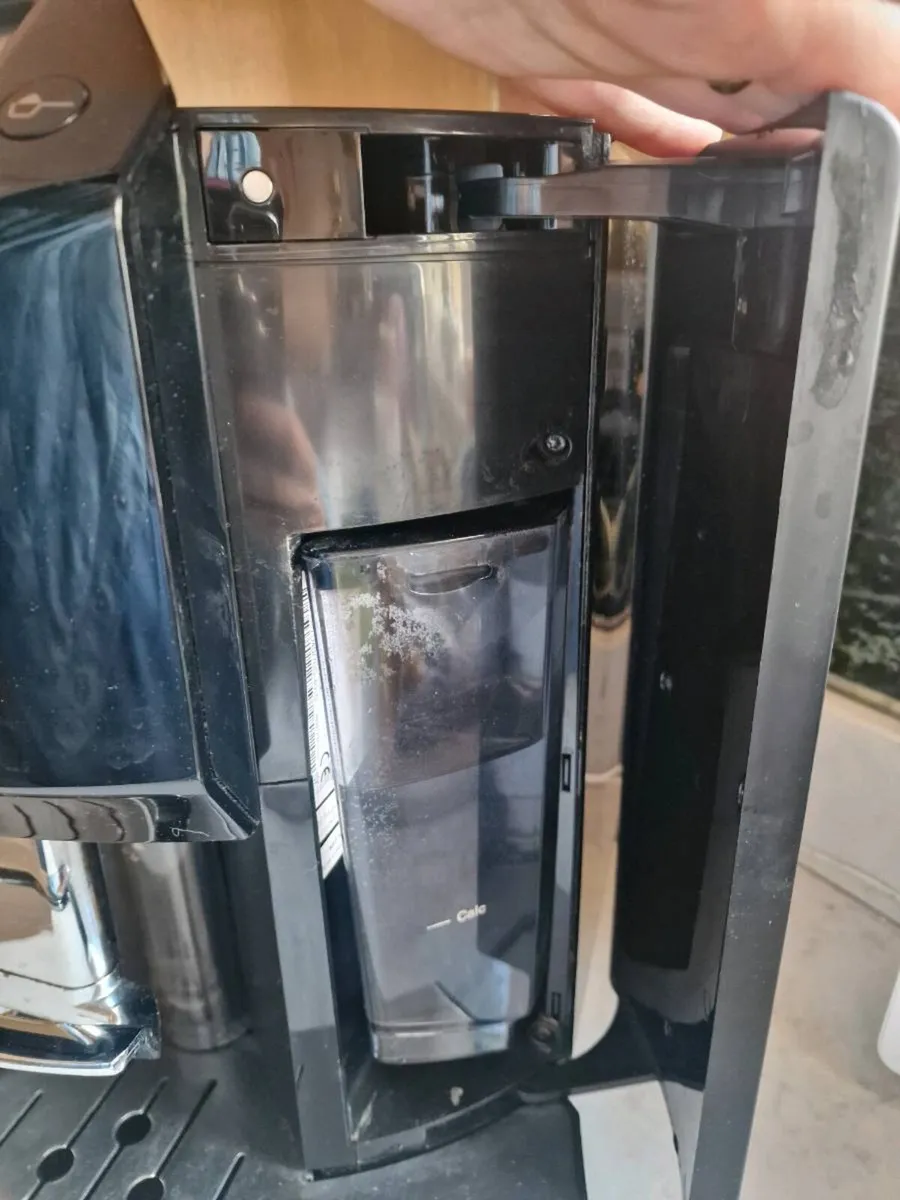 Krups EA9000 Bean to Cup Coffee Machine - Image 3