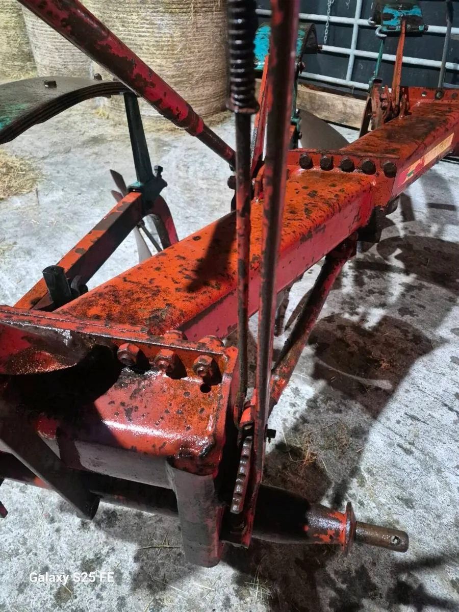 Kverneland plough 3 furrow - Image 2